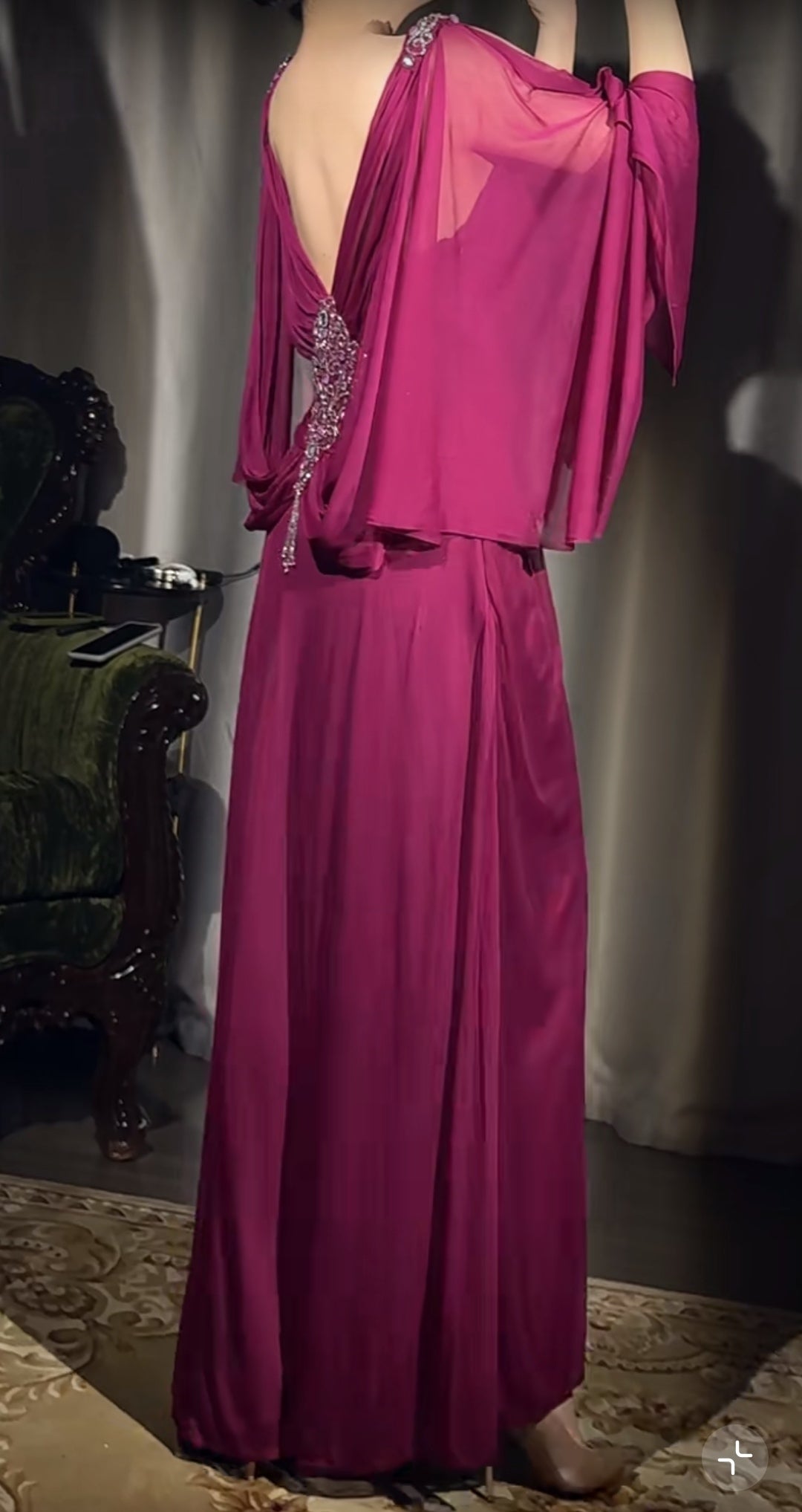 Elegant A-Line Grape V-neck Long Prom Dress Glam Sleeveless Chiffon Evening Dress