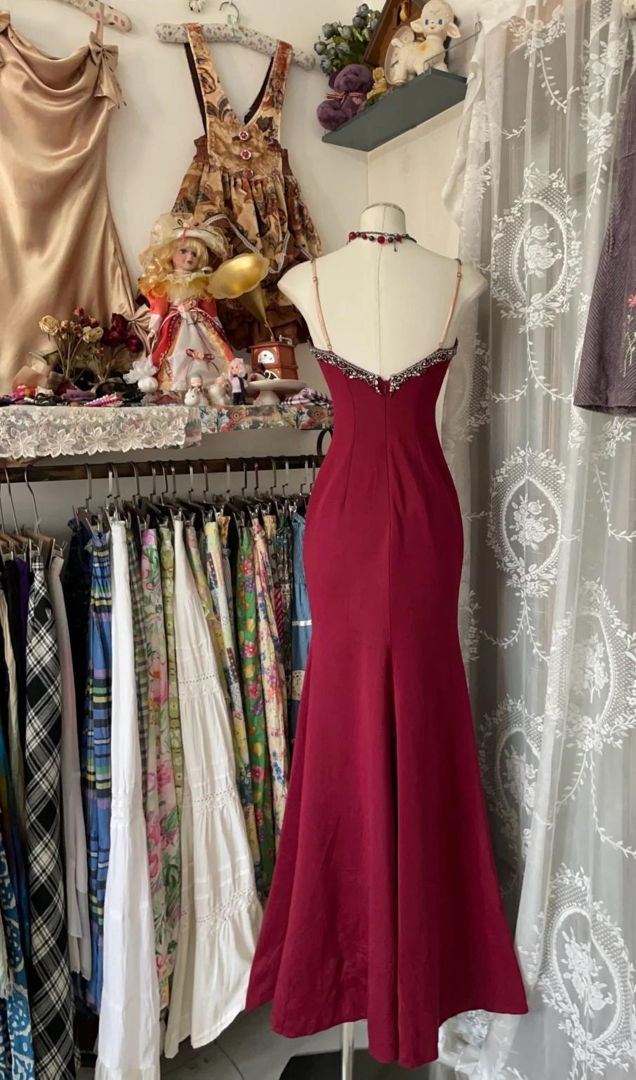 Robe de bal longue élégante en satin rouge avec appliques en dentelle et perles, style sirène vintage à bretelles spaghetti (moins de 200 $) ED01967