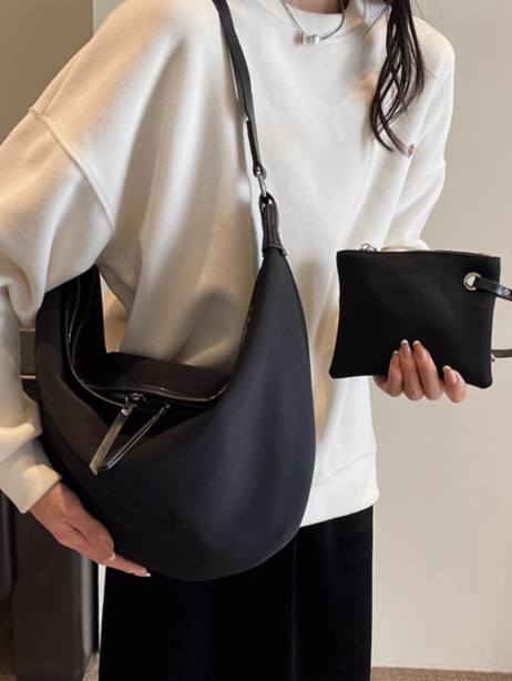 Nylon fabric single shoulder saddle bag casual versatile messenger bag ED0196