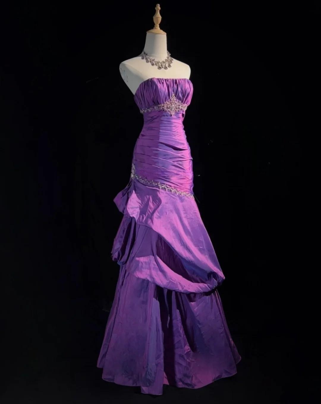 Glam Strapless Mermaid Taffeta Long Prom Dresses Purple Long Formal Dresses Elegant Evening Dresses with Beadings ED02033