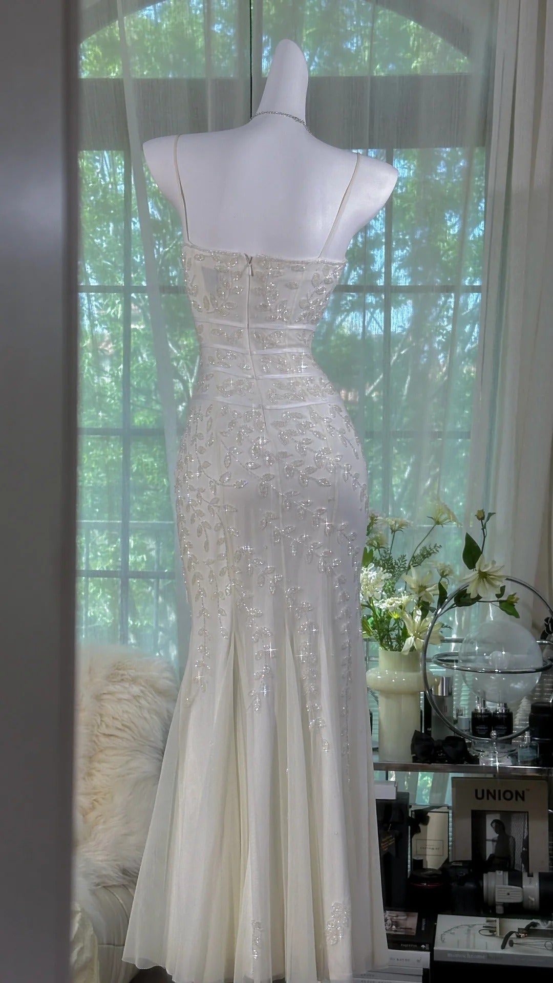 Vintage Gothic White Mermaid Chiffon Spaghetti Straps Party Dresses Elegant Shiny Beaded Evening Dresses ED02037