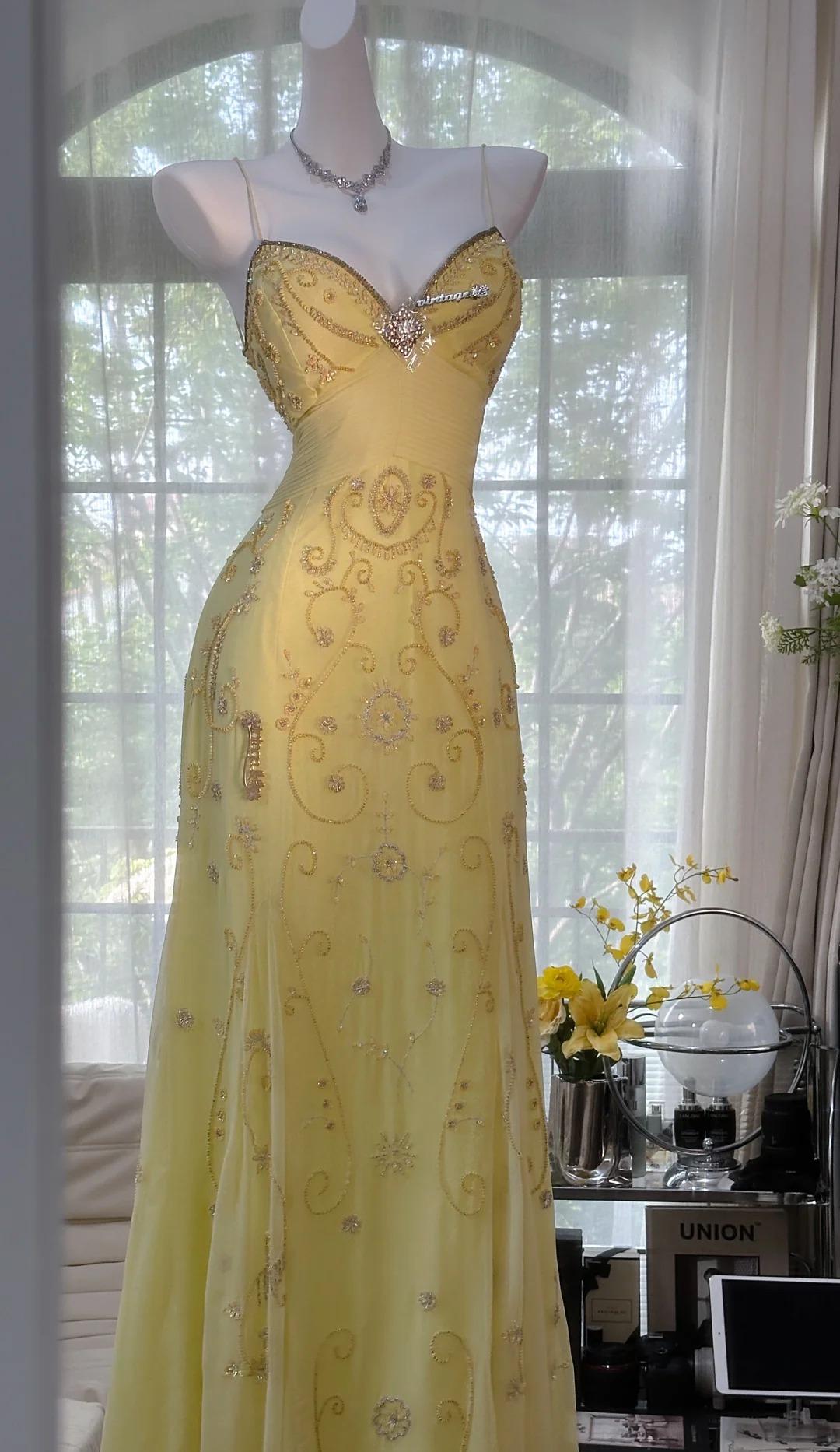 Gorgeous Yellow Spaghetti Strap A-line Tulle Beaded Long Prom Dresses Backless Evening Dress ED02094