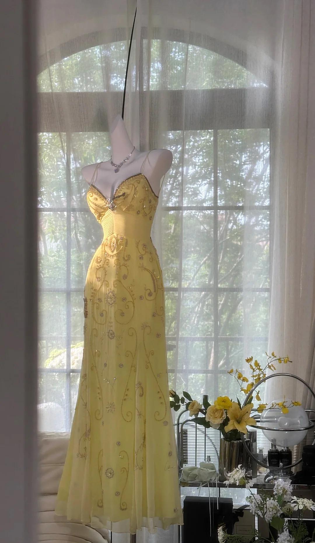 Gorgeous Yellow Spaghetti Strap A-line Tulle Beaded Long Prom Dresses Backless Evening Dress ED02094