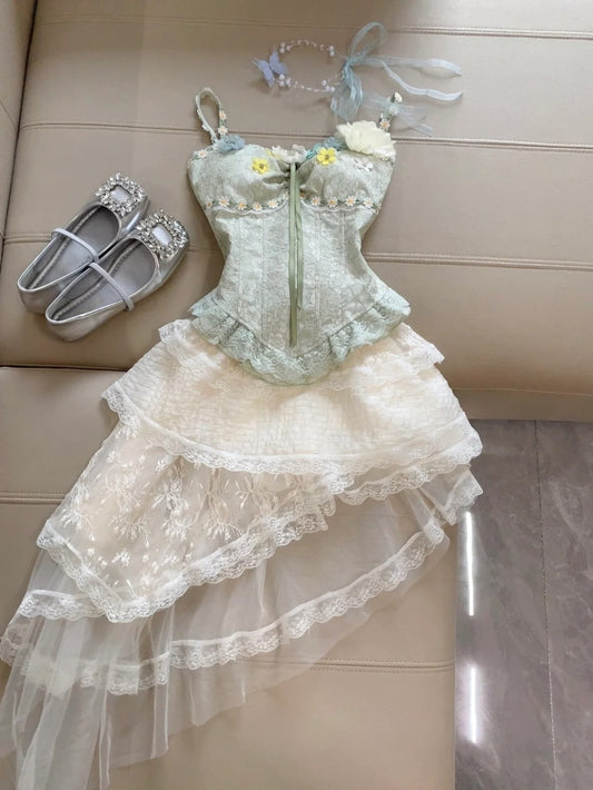 Robe de bal trapèze à bretelles spaghetti et dentelle style conte de fées ED02122