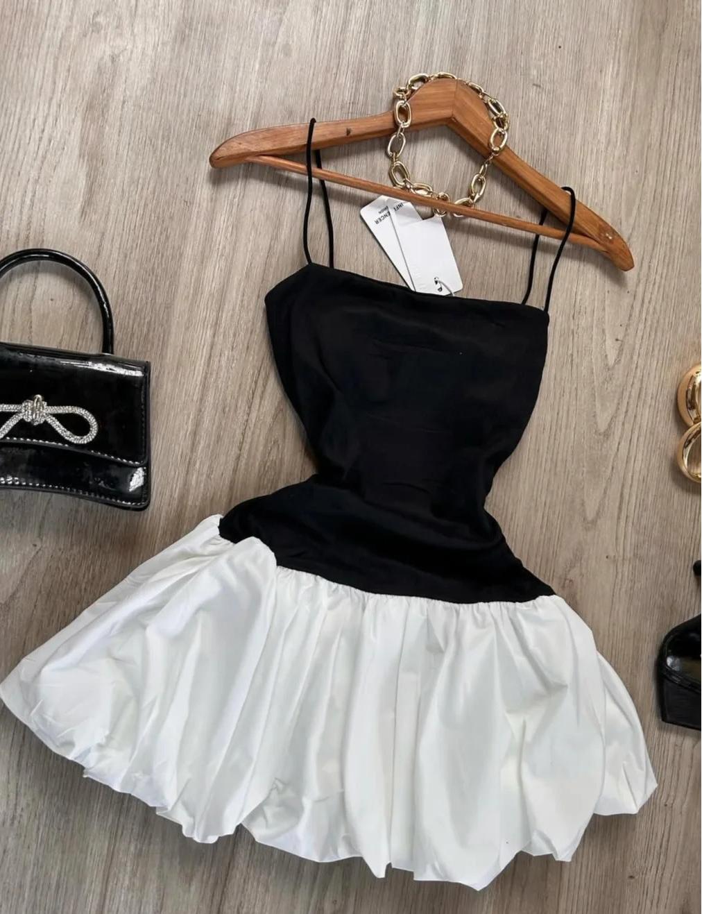 Elegantes schwarzes trägerloses Partykleid im Hepburn-Stil, süßes kurzes Homecoming-Kleid ED02129