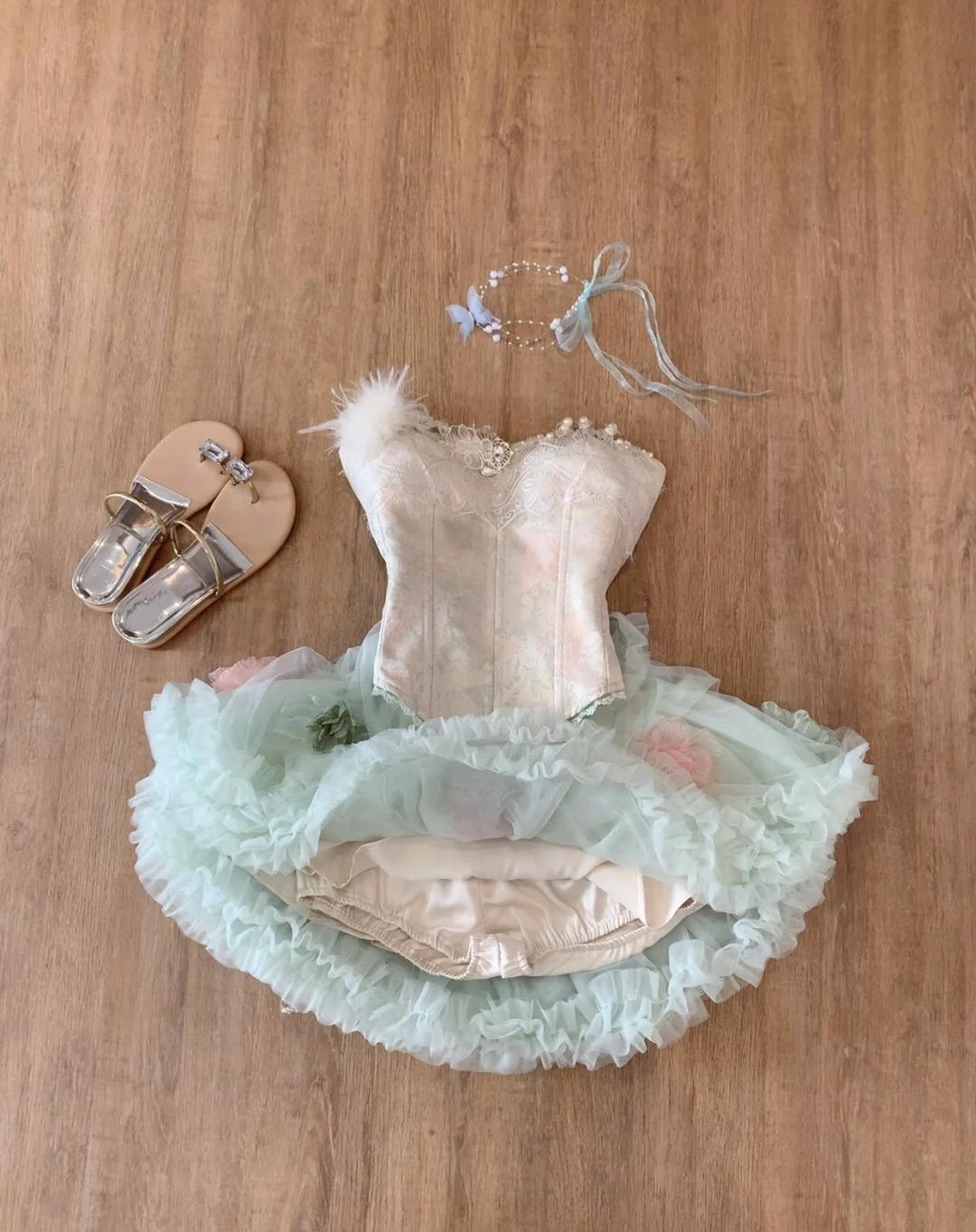 Robe de soirée courte en tulle, sans bretelles, coupe trapèze, en dentelle, ED02131