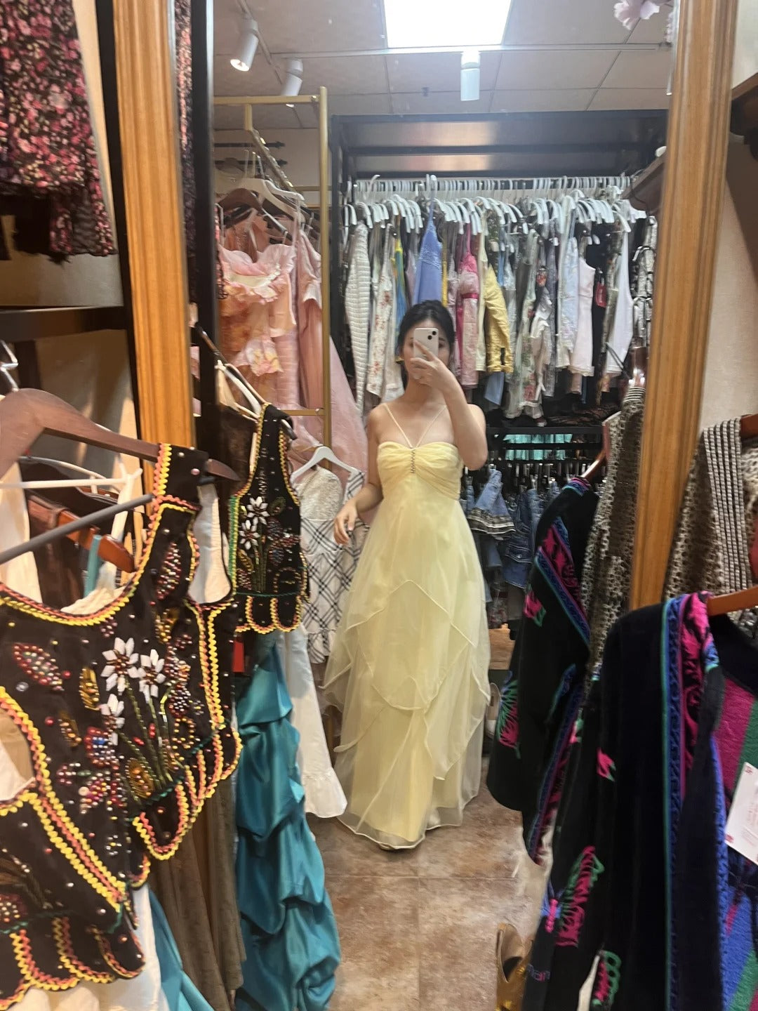 Fairytale Yellow Chiffon Cocktail Dress Halter Neck Sleeveless Party Dress