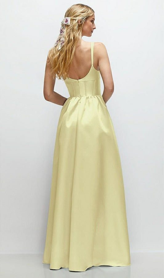 Robe tendance jaune beurre, coupe trapèze, bretelles spaghetti, satin, décolleté dégagé, dos nu, robe de soirée ED02174