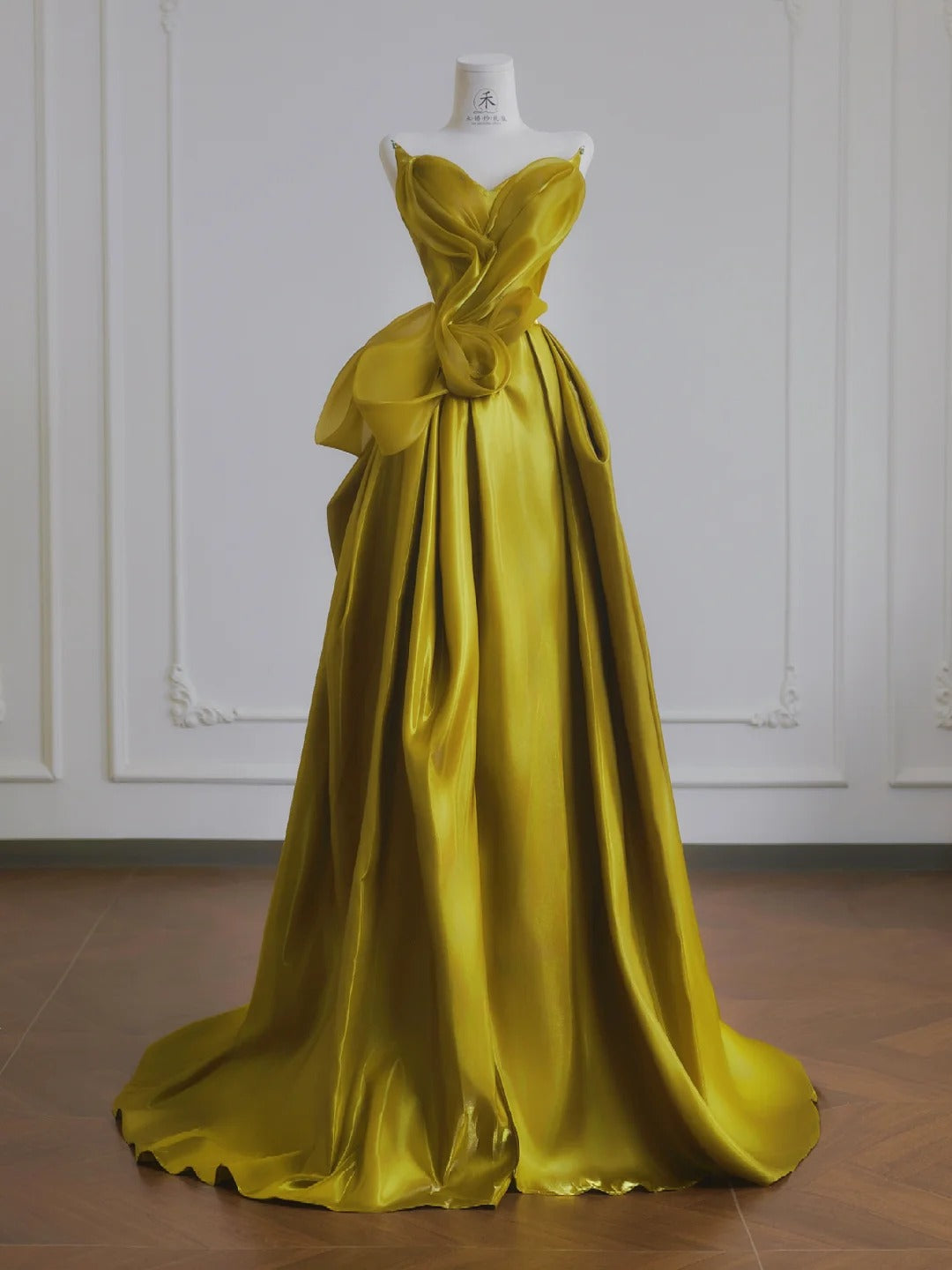 Schickes gelbes Satin Sweetheart Neck A-Linie Sweet 16 Kleid Wunderschöne formelle Abendkleider ED02189