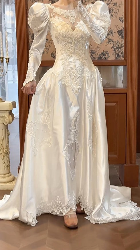 Pearl White Scoop Neck Satin Long Sleeve Beaded Lace Applique Open Back Train Vintage Wedding Dress ED02213
