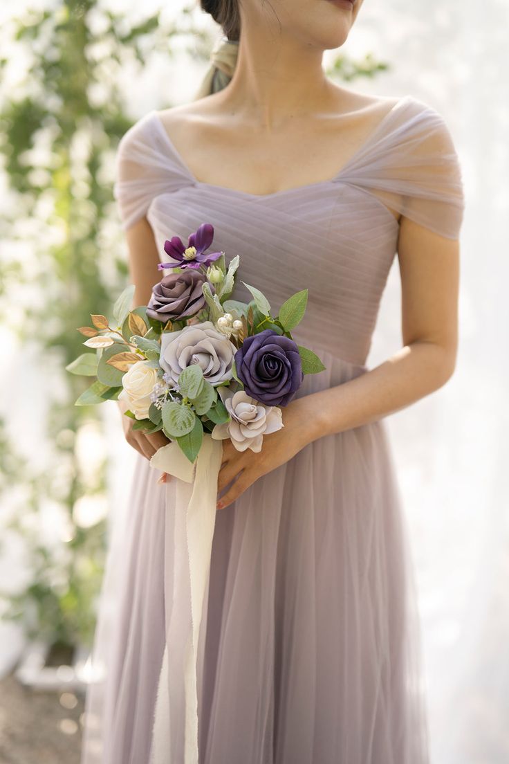 Elegantes lila Tüll A-Linie V-Ausschnitt Brautjungfernkleid Ballkleider ED02237