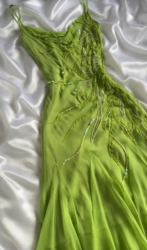 Fairytale Bud Green Sheath Short Prom Dresses Chiffon Beaded Backless Party Dress