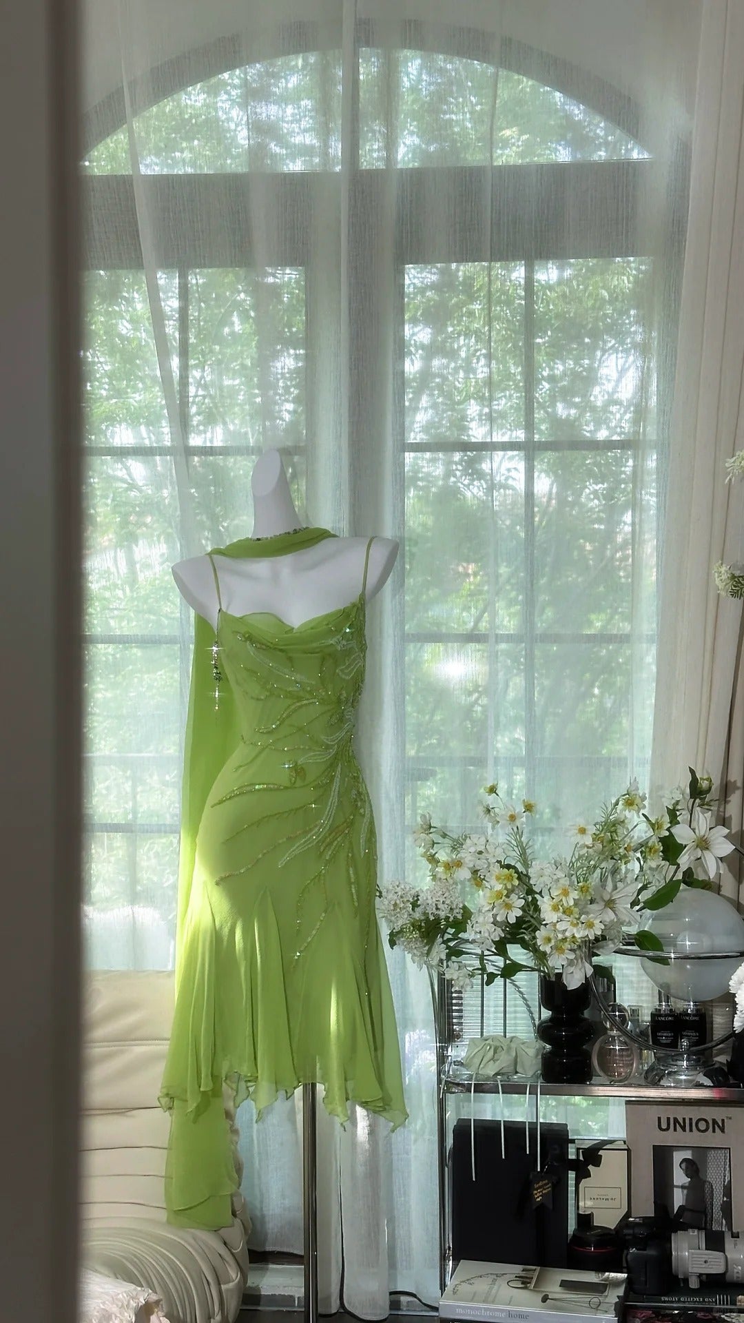 Fairytale Bud Green Sheath Short Prom Dresses Chiffon Beaded Backless Party Dress
