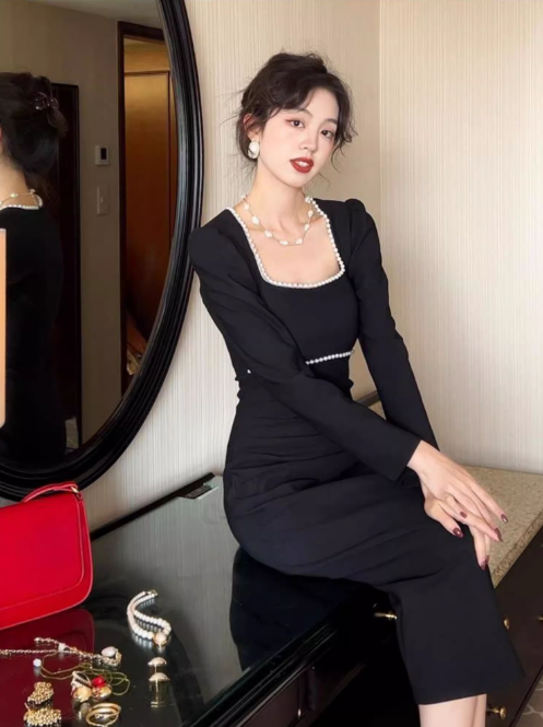 Französisches minimalistisches weißes Kleid mit quadratischem Kragen ED0229