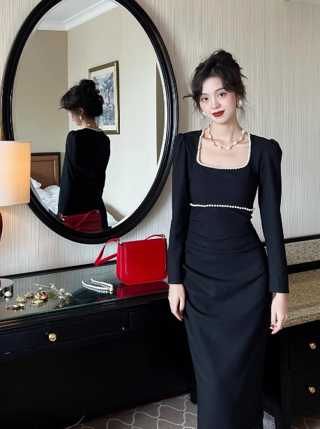 Französisches minimalistisches weißes Kleid mit quadratischem Kragen ED0229