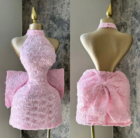 Robe de bal courte rose féerique en mousseline de soie, coupe trapèze, dos nu, avec appliques, ED02394