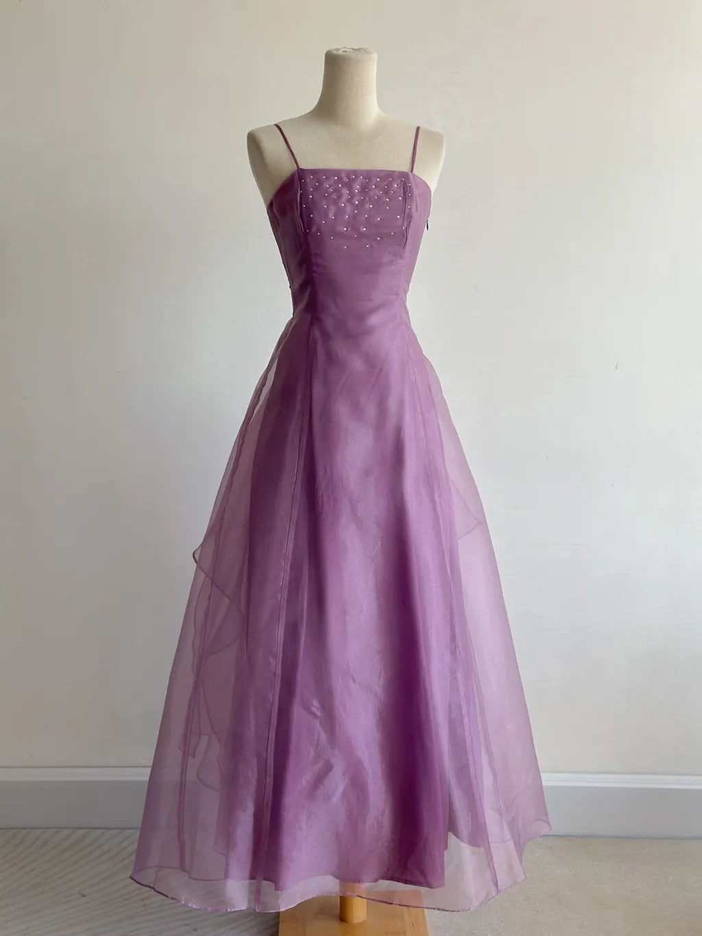 Elegant Purple Spaghetti Straps A-Line Tulle Long Prom Dresses Gothic Formal Evening Gowns ED02493