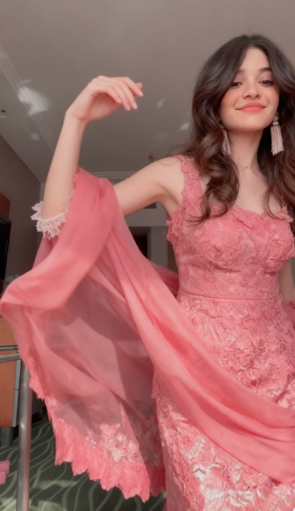 Gorgeous Hot Pink Square Neck Mermaid Tulle Appliques Long Prom Dresses Formal Evening Gowns with Capes ED02530