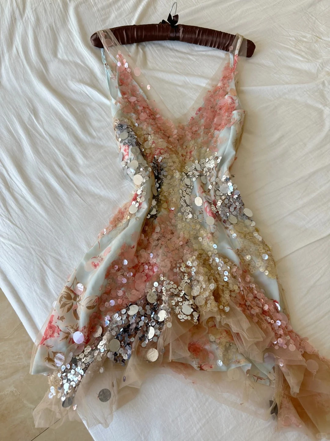 Atemberaubendes, figurbetontes Partykleid mit V-Ausschnitt, Pailletten, Chiffon, kurze Abendkleider ED02540
