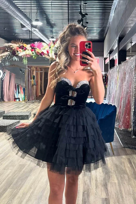 Elegant Black Sweetheart Neck A-Line Tulle Short Prom Dresses Homecoming Dress with Diamonds ED02652