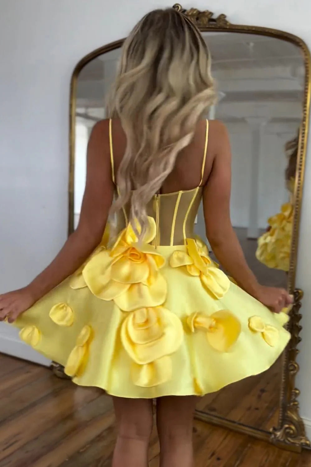 Sweet Yellow Spaghetti Straps A-Line Satin Applique Short Prom Dresses Pretty Homecoming Dress ED02669