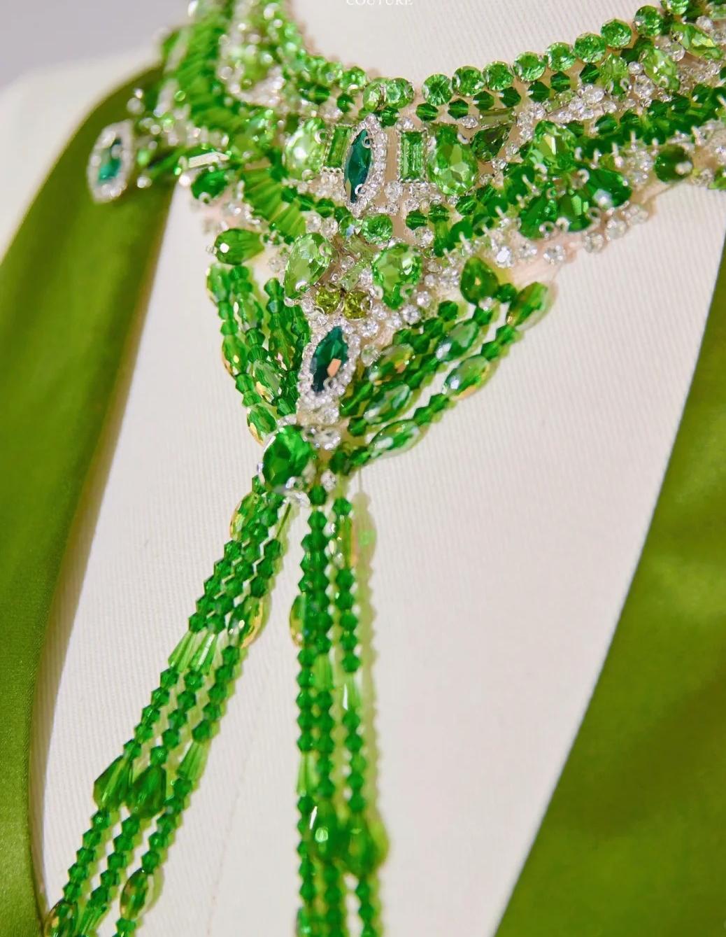 Wunderschönes dunkelolivgrünes herzförmiger Ausschnitt A-Linie Satin Tüll Kurzes Ballkleid Homecoming-Kleid ED02575