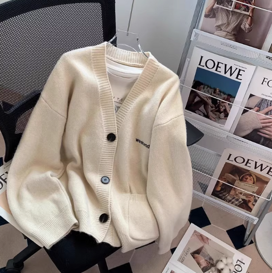 Loose V-neck knitted cardigan ED0270