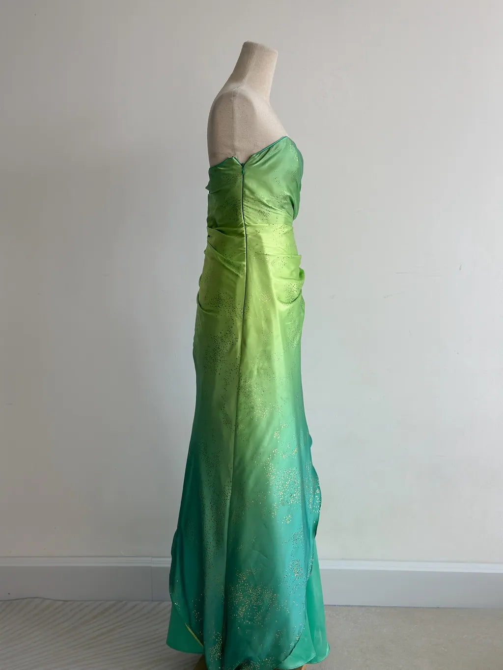 Superbe robe de soirée longue en satin fuchsia, style sirène, sans bretelles, ED02613