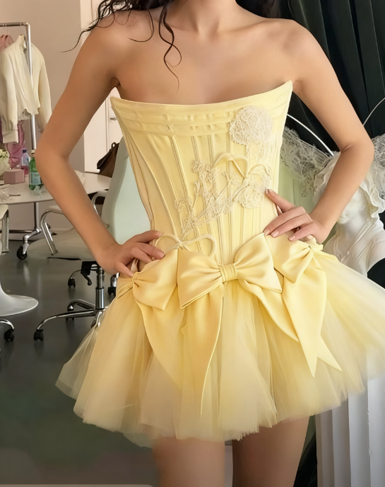 Wunderschönes dunkelolivgrünes herzförmiger Ausschnitt A-Linie Satin Tüll Kurzes Ballkleid Homecoming-Kleid ED02575