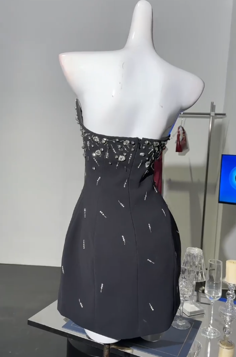 Elegant Black Strapless Sheath Satin Beaded Short Party Dresses Homecoming Dresses ED02844