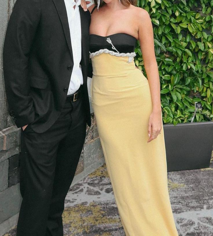 Wunderschönes dunkelolivgrünes herzförmiger Ausschnitt A-Linie Satin Tüll Kurzes Ballkleid Homecoming-Kleid ED02575