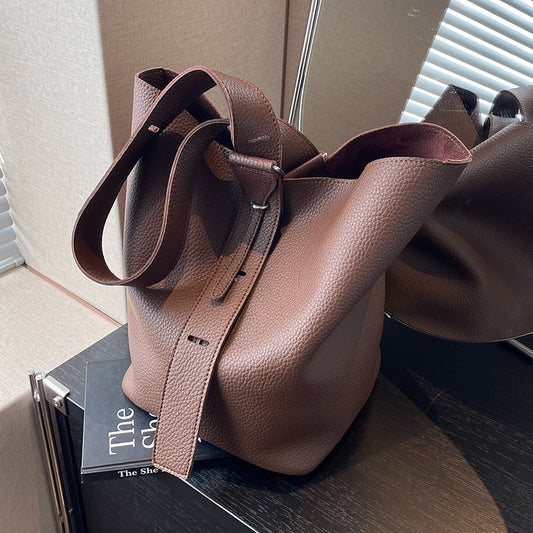 Large capacity commuter shoulder bag  ED0301