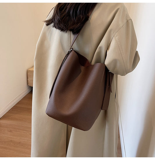 Large capacity commuter shoulder bag  ED0301