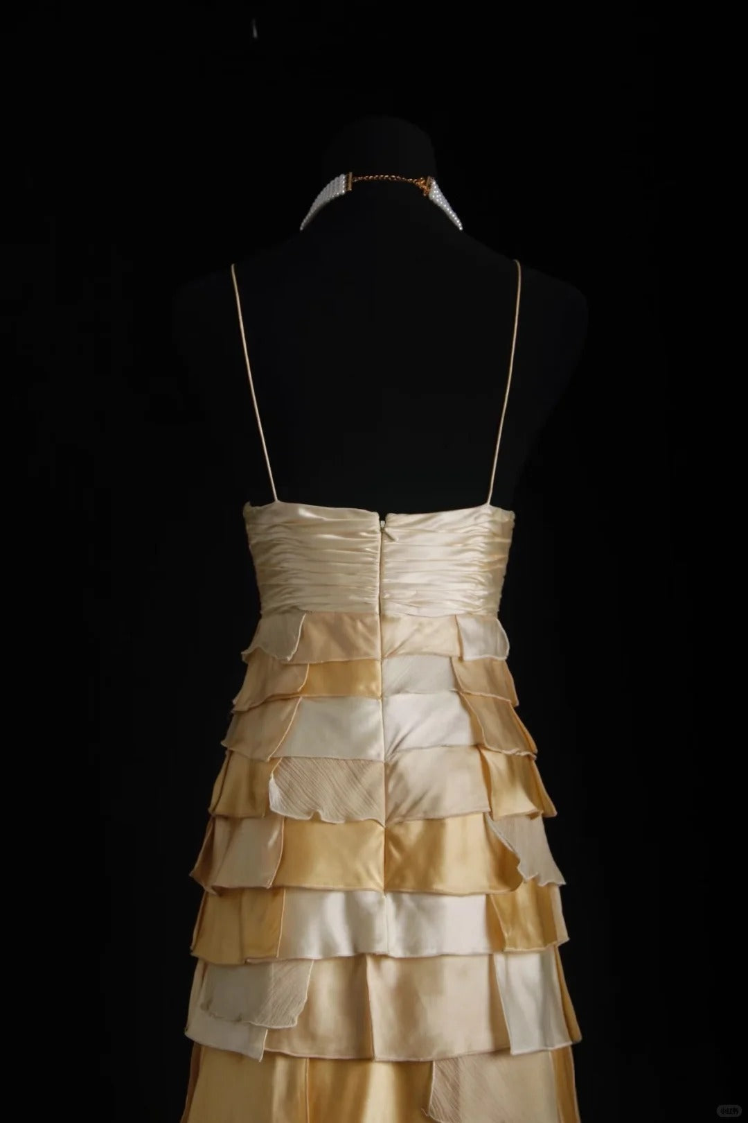 Wunderschönes dunkelolivgrünes herzförmiger Ausschnitt A-Linie Satin Tüll Kurzes Ballkleid Homecoming-Kleid ED02575