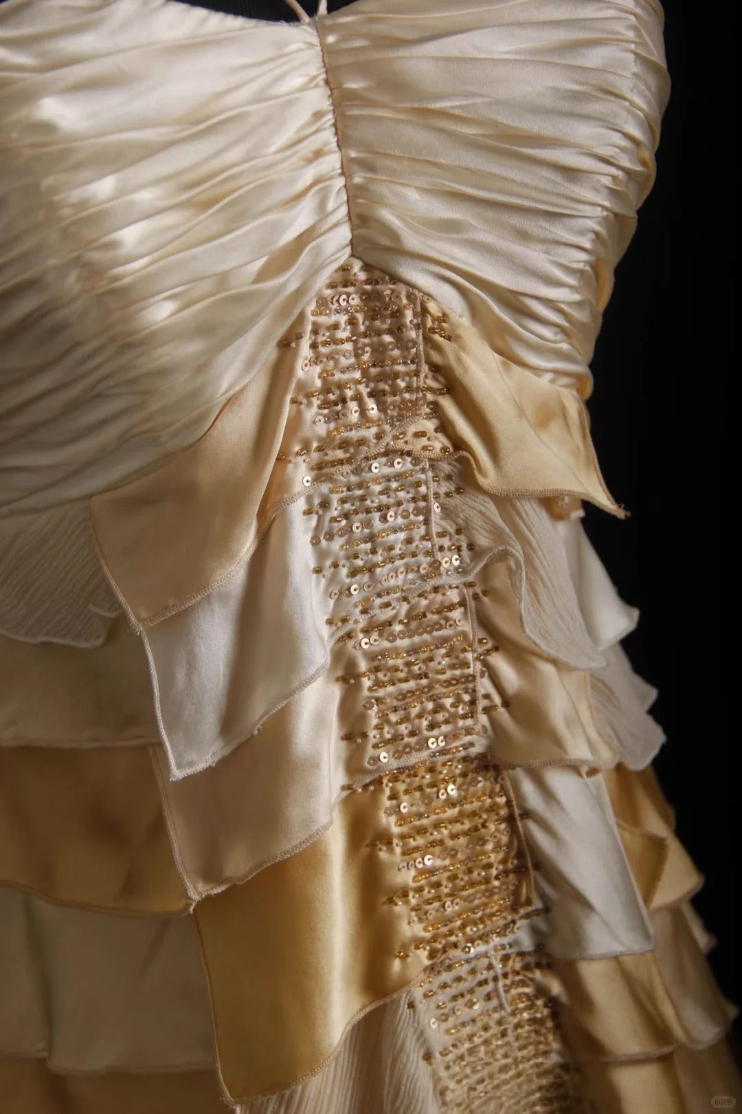 Wunderschönes dunkelolivgrünes herzförmiger Ausschnitt A-Linie Satin Tüll Kurzes Ballkleid Homecoming-Kleid ED02575