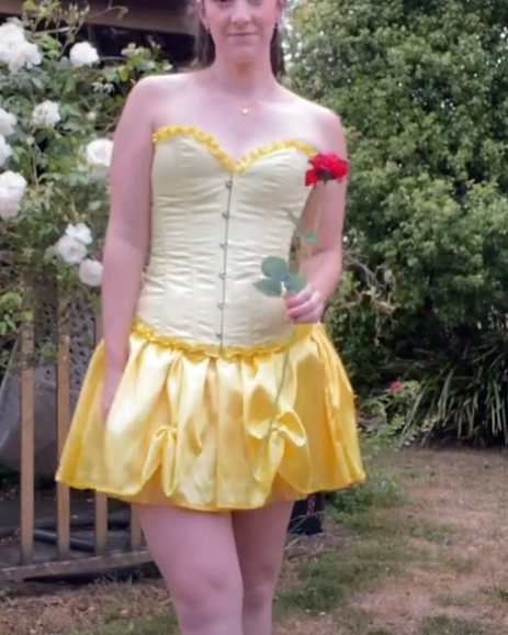 Wunderschönes dunkelolivgrünes herzförmiger Ausschnitt A-Linie Satin Tüll Kurzes Ballkleid Homecoming-Kleid ED02575