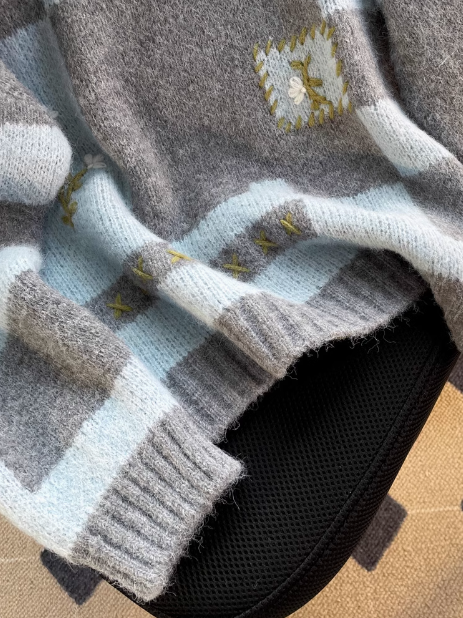 Japanese retro color matching embroidered long sleeve sweater ED0313