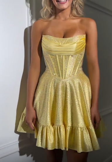 Wunderschönes dunkelolivgrünes herzförmiger Ausschnitt A-Linie Satin Tüll Kurzes Ballkleid Homecoming-Kleid ED02575