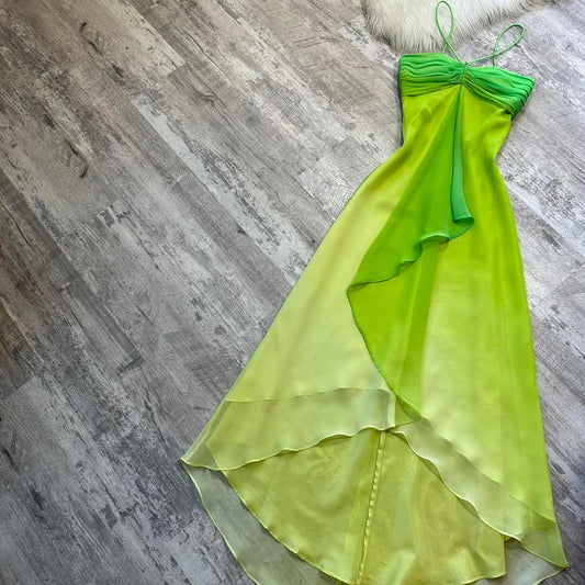 Wunderschönes dunkelolivgrünes herzförmiger Ausschnitt A-Linie Satin Tüll Kurzes Ballkleid Homecoming-Kleid ED02575