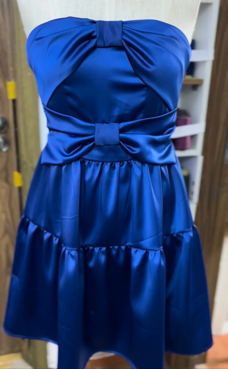 Wunderschönes dunkelolivgrünes herzförmiger Ausschnitt A-Linie Satin Tüll Kurzes Ballkleid Homecoming-Kleid ED02575
