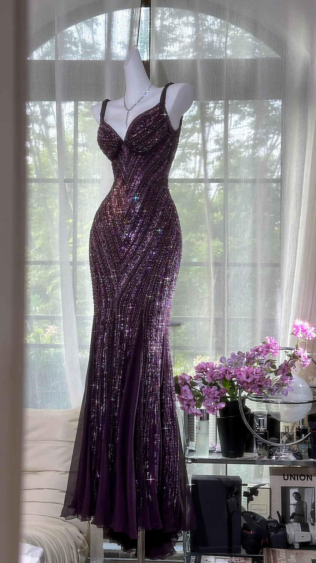 Vintage dark purple mermaid v-neck beaded formal evening gown