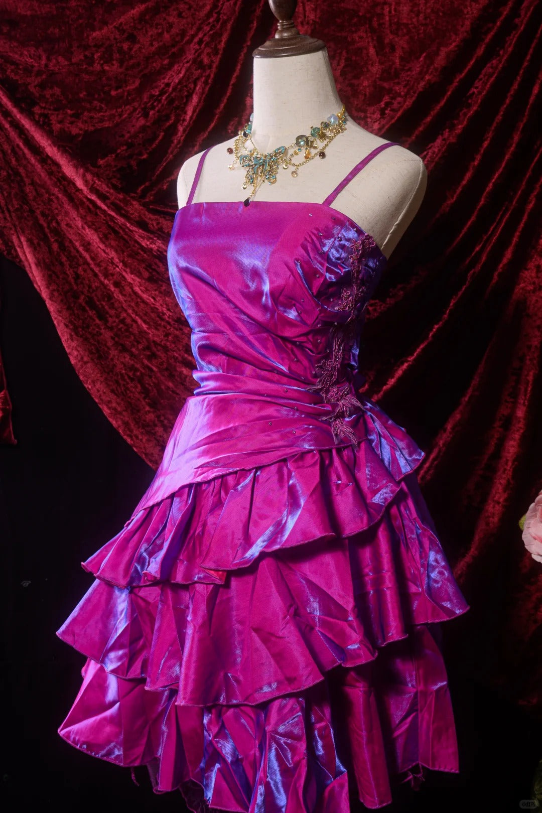 Wunderschönes dunkelolivgrünes herzförmiger Ausschnitt A-Linie Satin Tüll Kurzes Ballkleid Homecoming-Kleid ED02575
