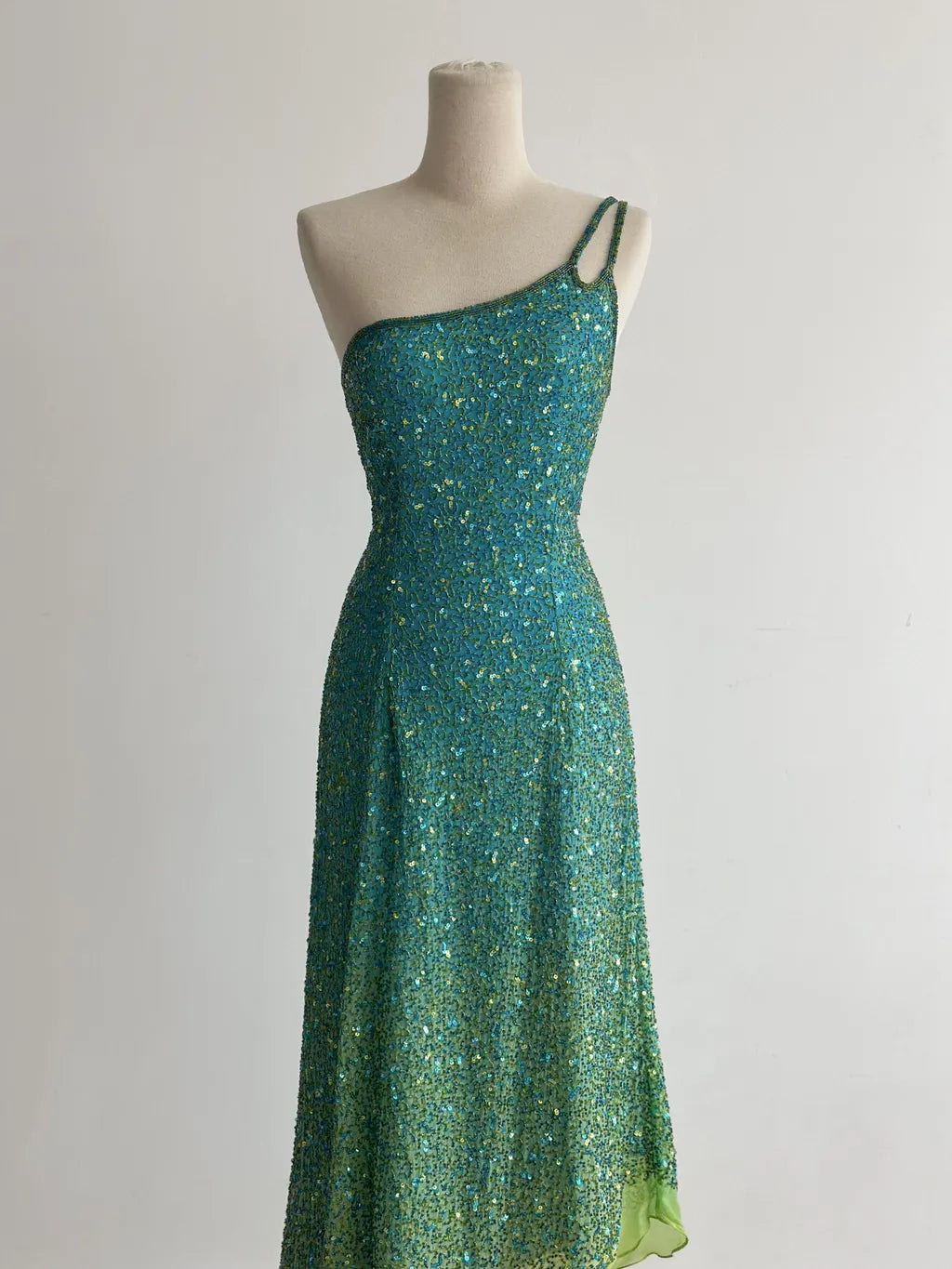 Wunderschönes dunkelolivgrünes herzförmiger Ausschnitt A-Linie Satin Tüll Kurzes Ballkleid Homecoming-Kleid ED02575