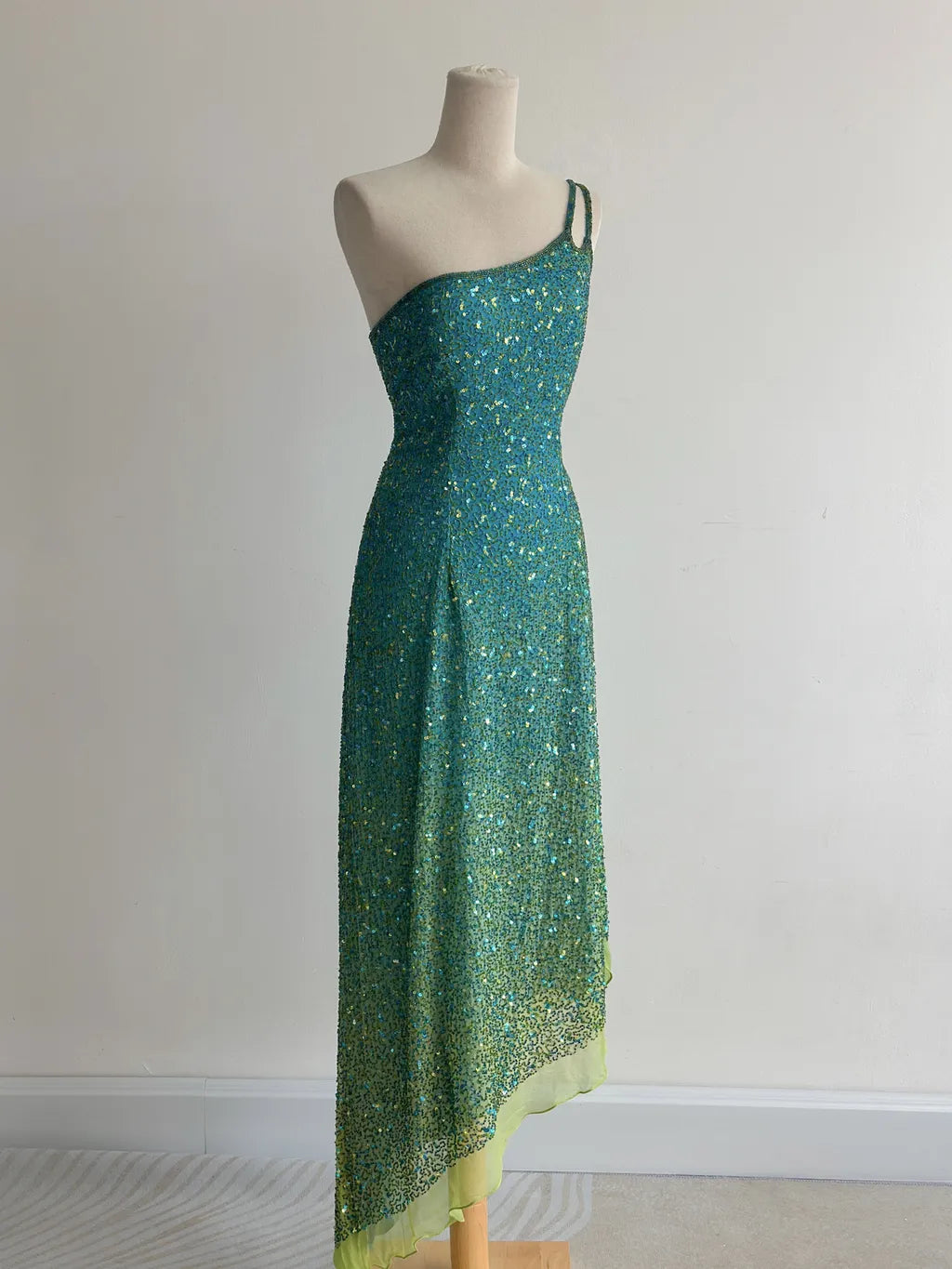Wunderschönes dunkelolivgrünes herzförmiger Ausschnitt A-Linie Satin Tüll Kurzes Ballkleid Homecoming-Kleid ED02575