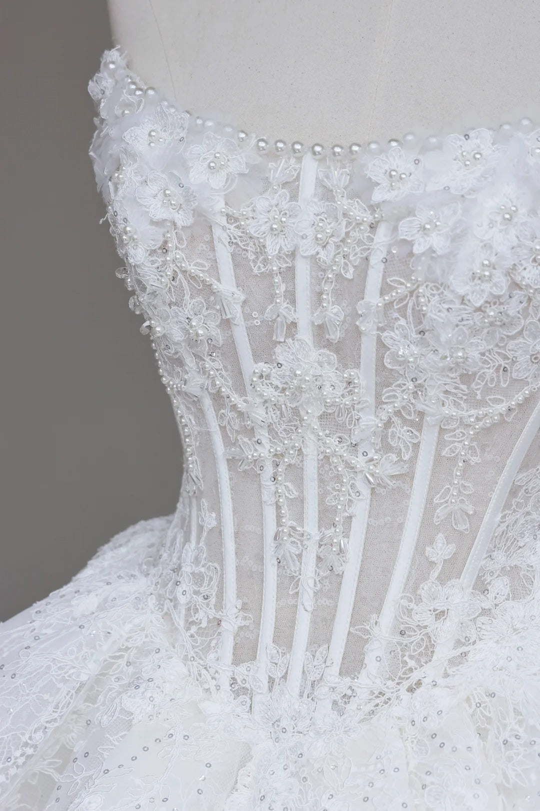 Wunderschönes dunkelolivgrünes herzförmiger Ausschnitt A-Linie Satin Tüll Kurzes Ballkleid Homecoming-Kleid ED02575