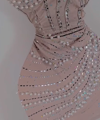 Wunderschönes dunkelolivgrünes herzförmiger Ausschnitt A-Linie Satin Tüll Kurzes Ballkleid Homecoming-Kleid ED02575