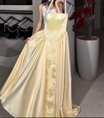 Gorgeous A-Line Halter Butter Yellow Satin Long Prom Dresses Birthday Party Outfits ED03530