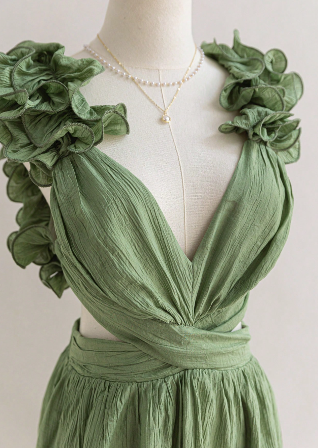 Stunning Green A-Line 8th Grade Homecoming Dress V Neck Backless Birthday Outfit Cute Cocktail Dress ED03556