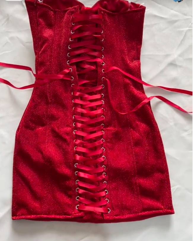 Wunderschönes dunkelolivgrünes herzförmiger Ausschnitt A-Linie Satin Tüll Kurzes Ballkleid Homecoming-Kleid ED02575