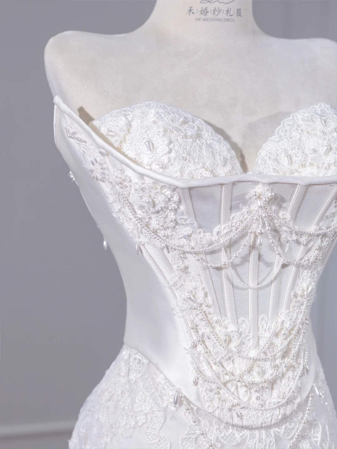 Wunderschönes dunkelolivgrünes herzförmiger Ausschnitt A-Linie Satin Tüll Kurzes Ballkleid Homecoming-Kleid ED02575